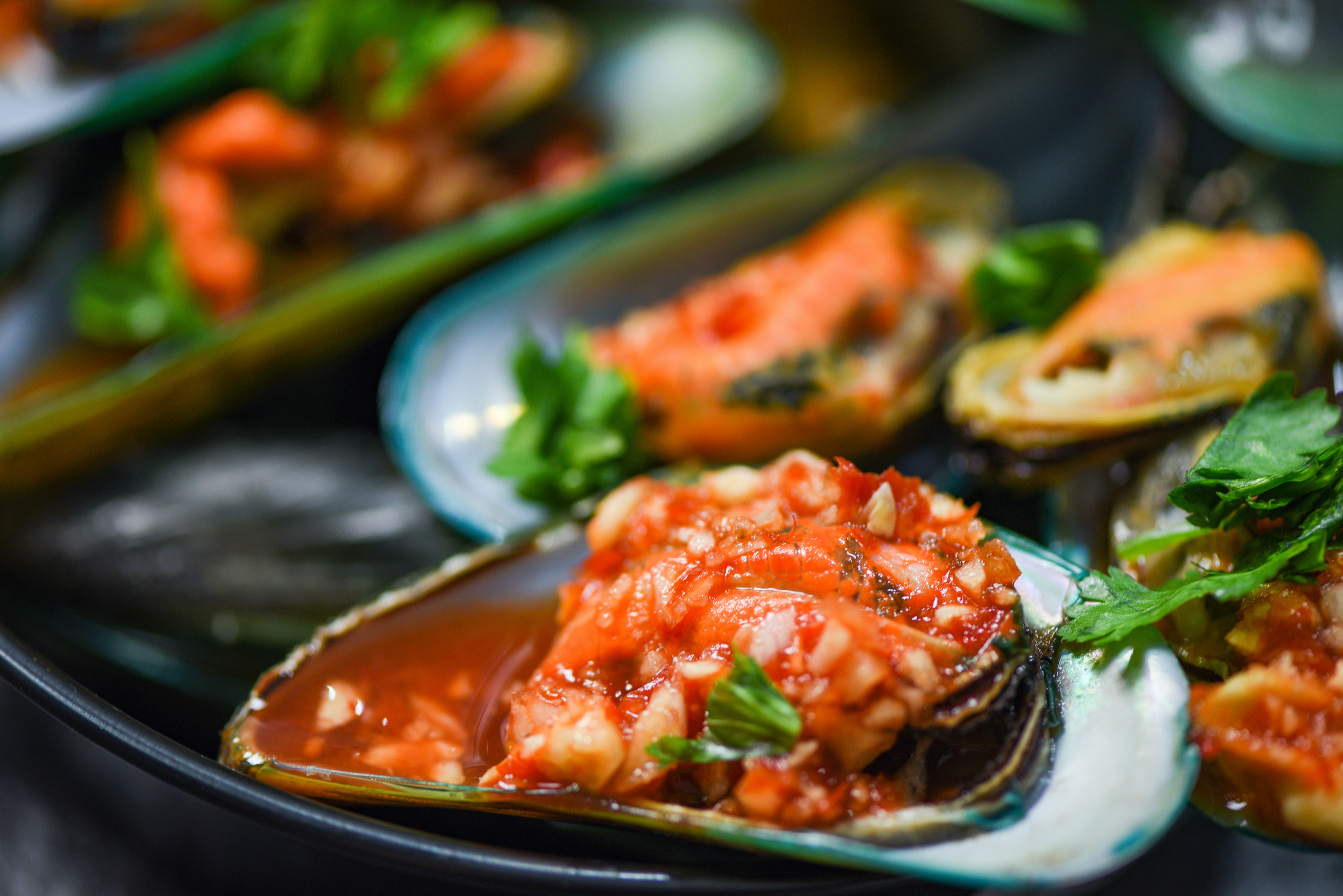 Mejillones al infierno, échale hierro al fuego